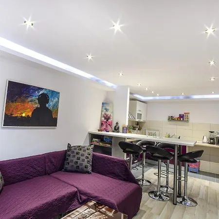 Luna Apartamento Makarska