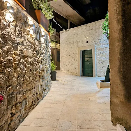 Luna * Makarska
