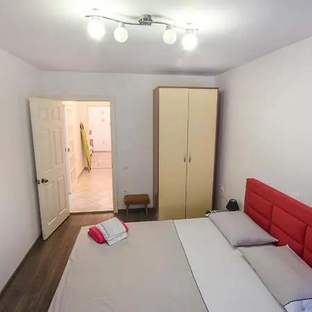 Luna Makarska